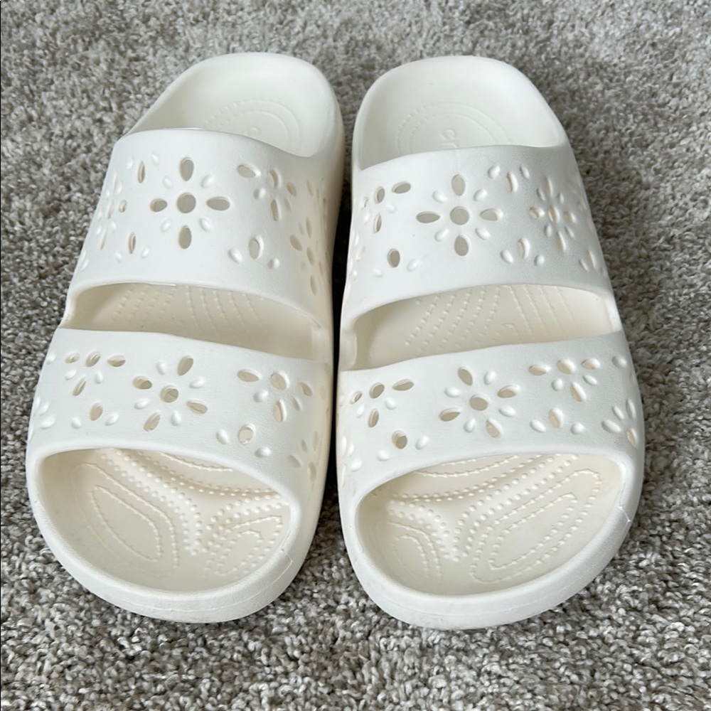 Crocs White Floral Cutout Slide Sandals